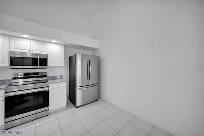 Building Photo - 365 Stella Maris Dr N