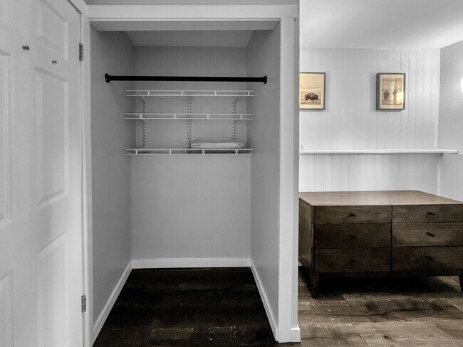 Building Photo - 2 Bedroom, 1 Bath on Peak 8! Updated unit, ground floor, great location!  Heat included!