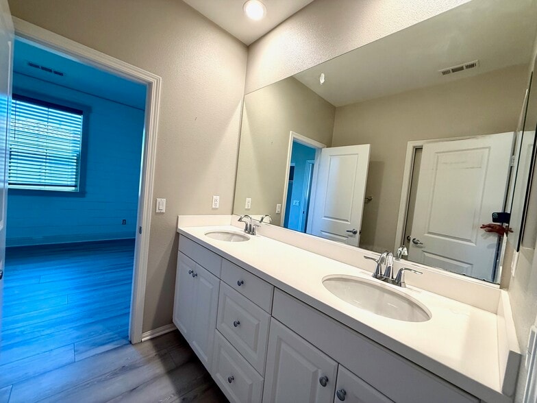 Building Photo - 2955 Villa Catalonia Cir