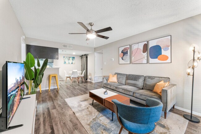 Building Photo - 3501 S 1st St