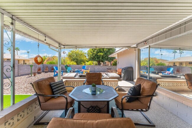 Building Photo - 11031 W Cumberland Dr