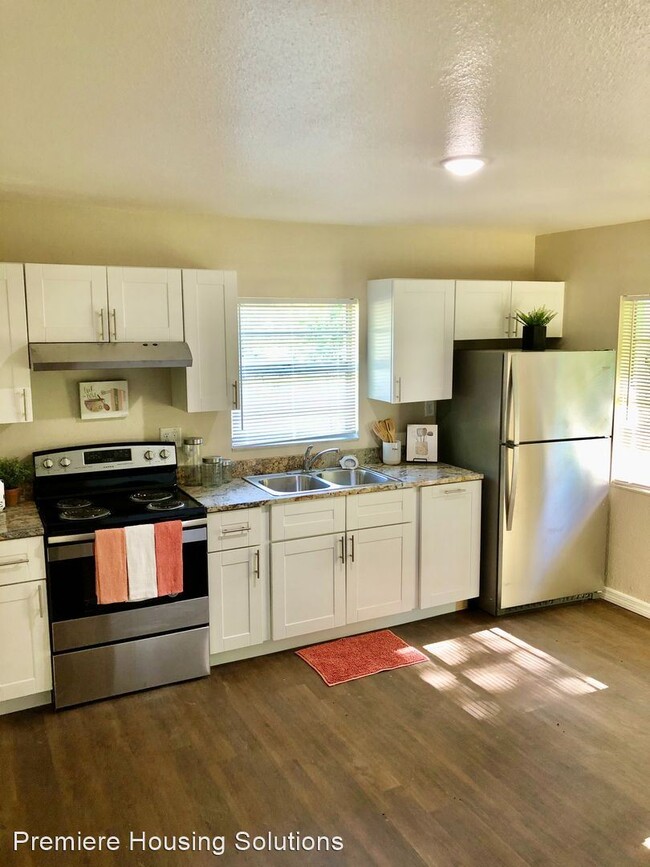 Building Photo - 2 br, 1 bath House - 301 Union Street