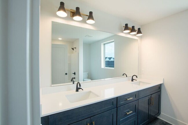 Building Photo - 1873 S Watkins St