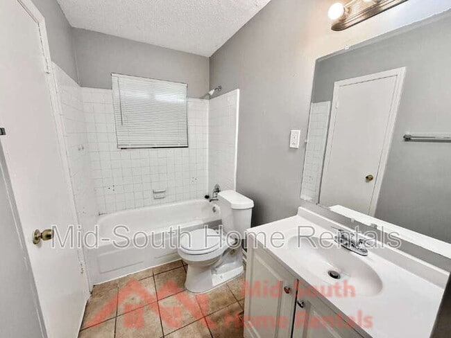 Building Photo - 5286 Braden Dr