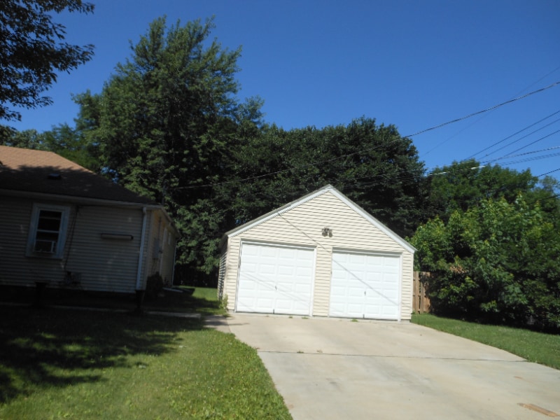 Building Photo - 412 W 64th St