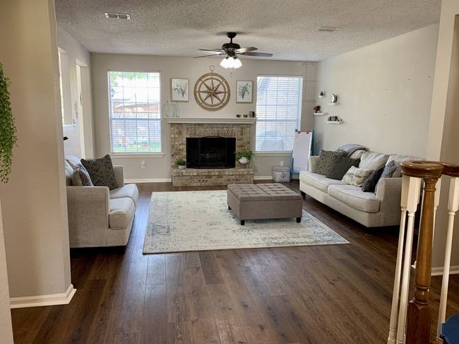 Building Photo - 4301 Lavaca Dr