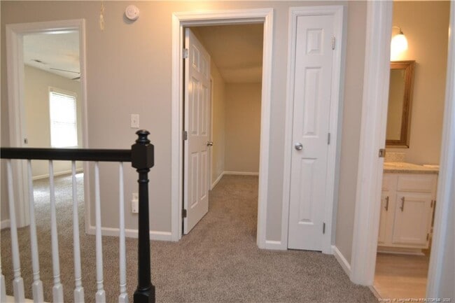 Building Photo - 712 Penncross Dr