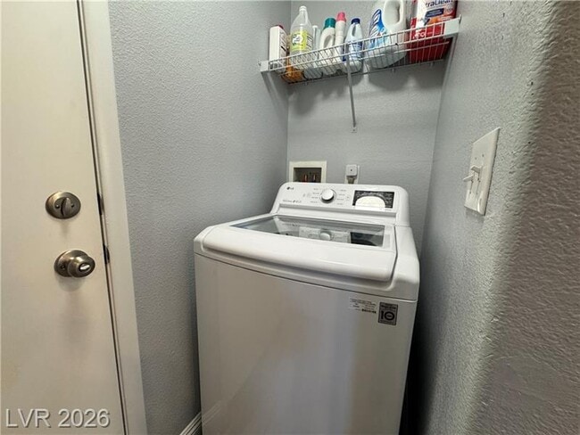 Building Photo - 9253 Valley Ranch Ave