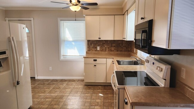 Building Photo - 814 Park Pl