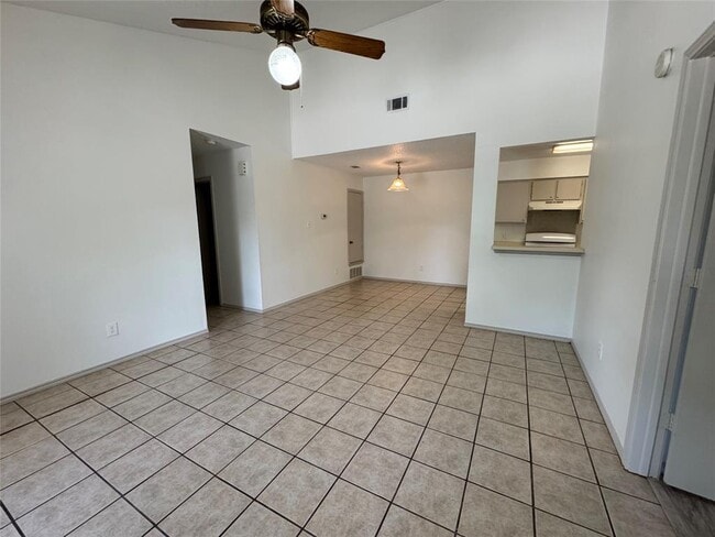 Building Photo - 2046 Redwing Way