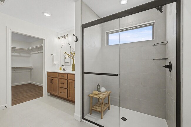 Building Photo - 4519 Estacada Dr