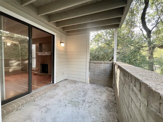 Building Photo - 3500 Tangle Brush Dr