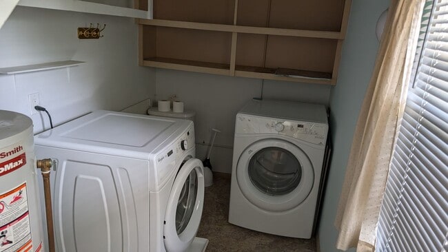 Building Photo - Three-Bedroom Home With Spacious Yard