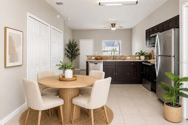 Building Photo - 677 Royalty Ct