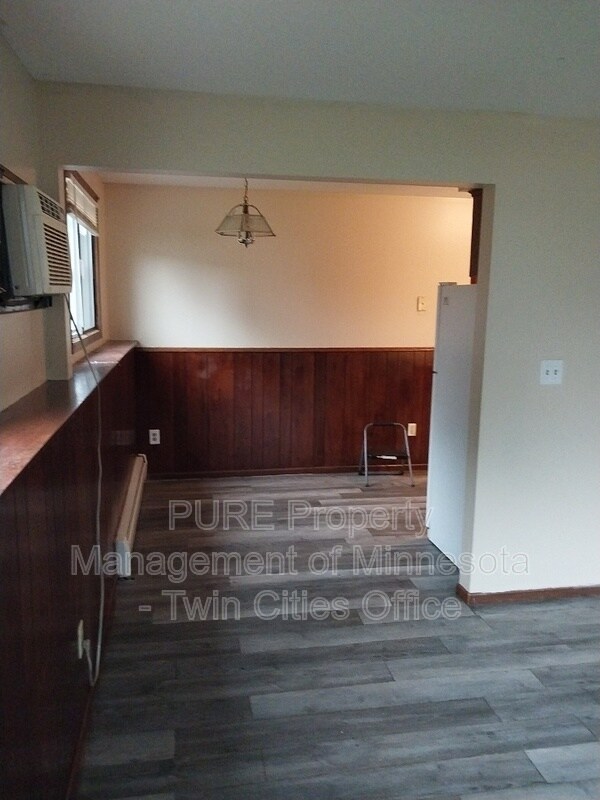 Building Photo - 144 13th Ave S