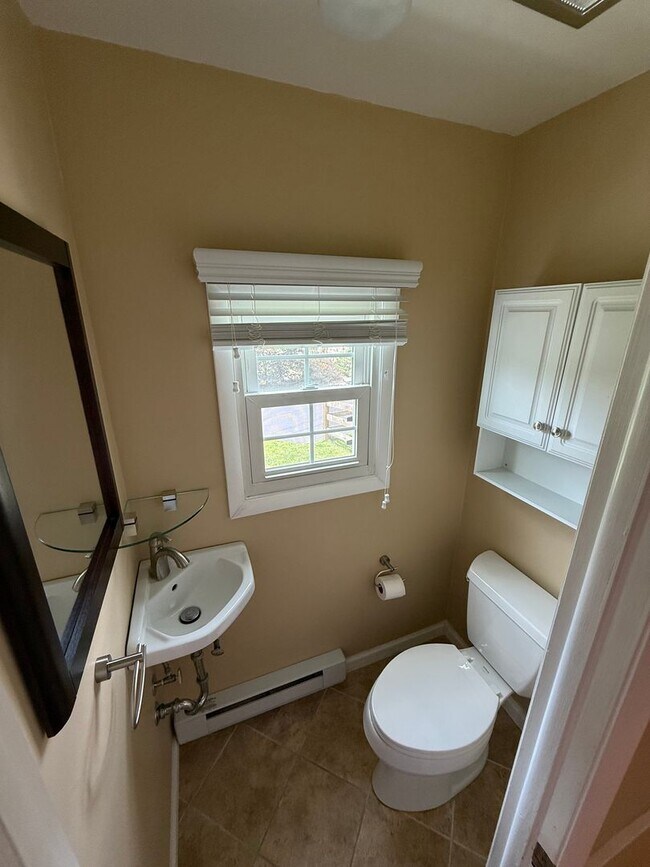 Building Photo - 3 Bd/1.5 Bath Twin Home in Perkasie Boro