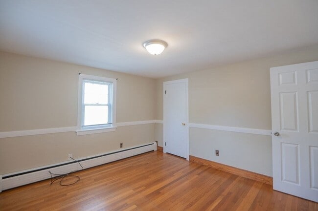 Building Photo - 37 Longview Way