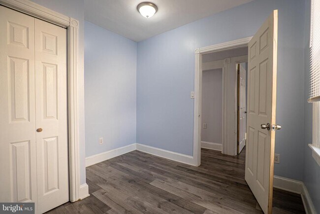 Building Photo - 241 Victoria St