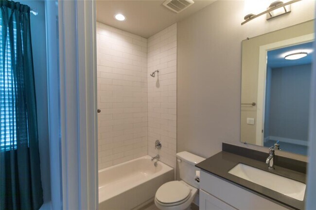 Building Photo - 4511 Unity Cir