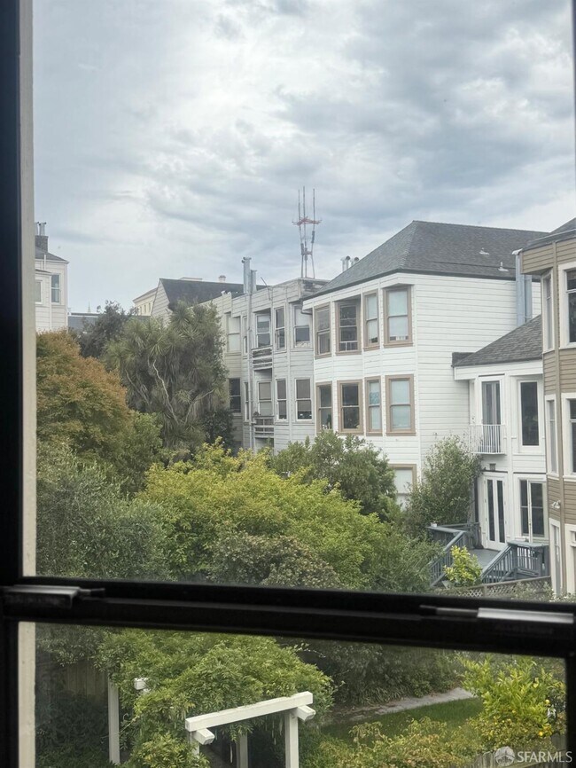 Building Photo - 1459 Haight St