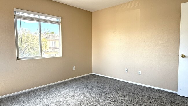 Building Photo - 174 Duck Hollow Ave