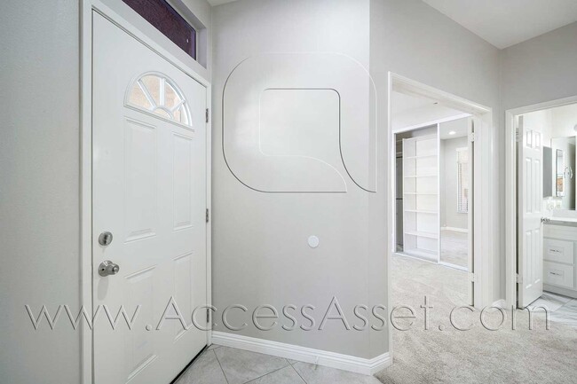 Building Photo - Luxury 2 Bed/2 Bath Condo Home In The Desi...