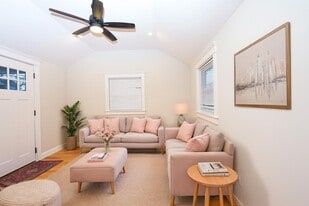 Building Photo - 85 Oak St