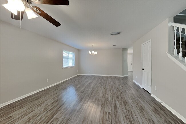 Building Photo - 1227 Caraquet Dr
