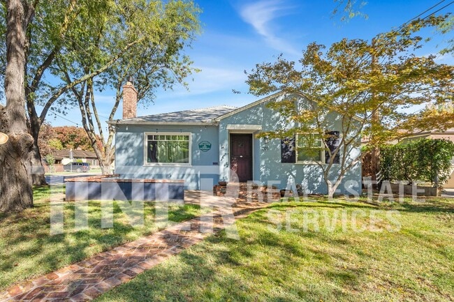 Building Photo - 201 San Antonio Way