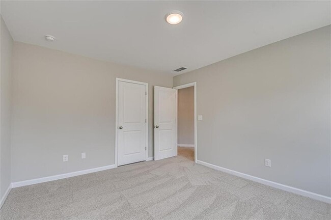 Building Photo - 113 Essence Dr