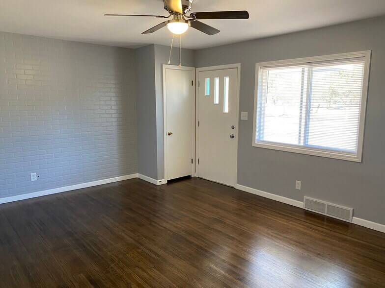 Building Photo - 217 South Park