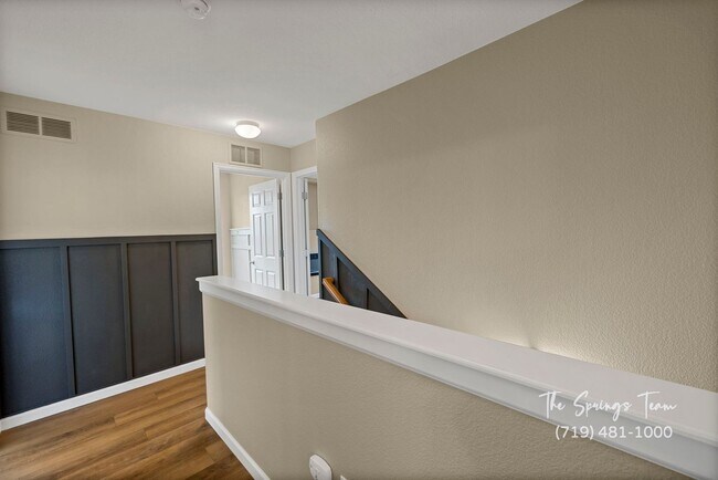 Building Photo - CHARMING, RECENTLY REMODELED 3BD HOME w/ E...