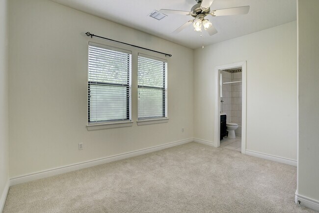 Building Photo - 1403 Rosedale St