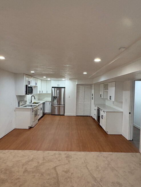 Building Photo - 6221 S 700 W