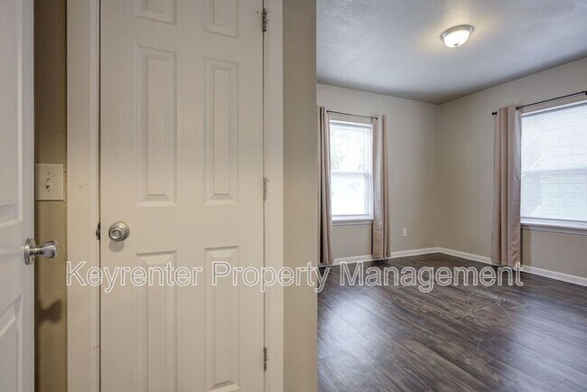 Building Photo - 2325 NW 12th St