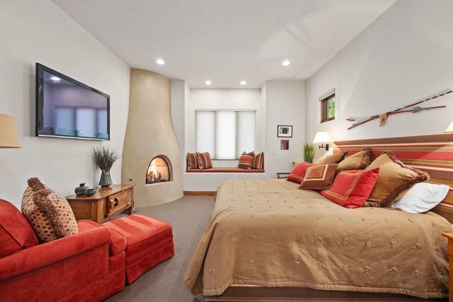 Casita Fireplace Nook Creates Cozy Evening Retreat - 1500 E Split Rock Dr