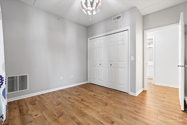 Building Photo - 3501 Wellington Ct