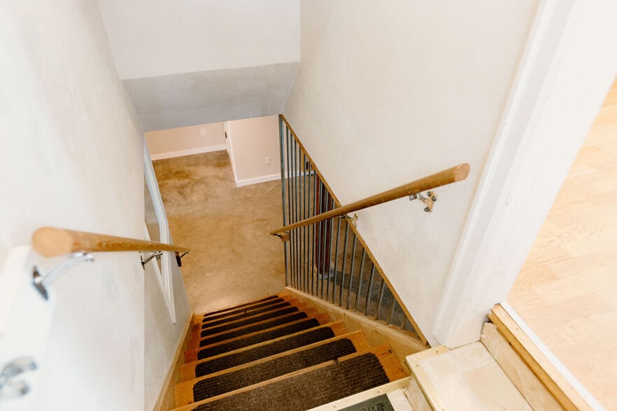 Basement newly remodeled - 3200 SE 78TH AVE