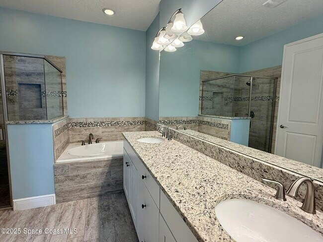 Building Photo - 7634 Loren Cove Dr