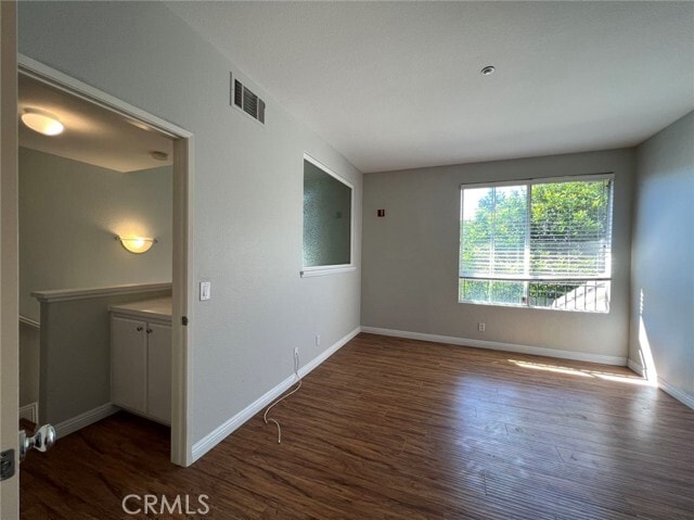 Building Photo - 305 Birch Grove
