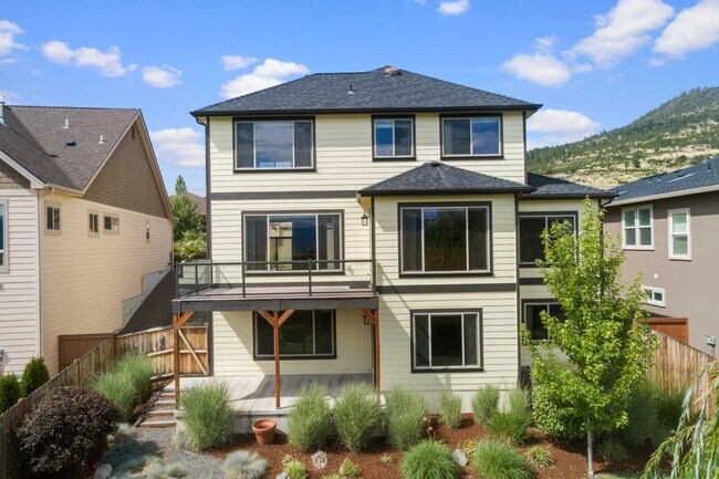 Building Photo - 4334 Vineyard Terrace