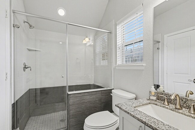 Building Photo - 1538 Dian St