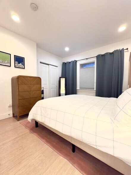 Building Photo - 749 Hamilton St