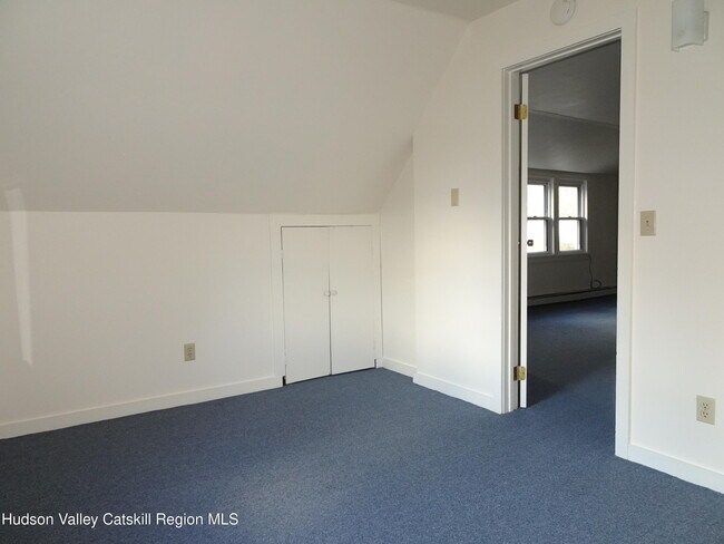 Building Photo - 5 Old Ln