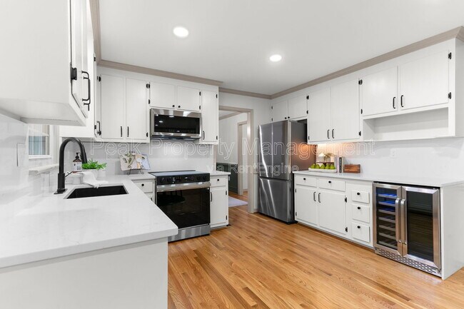 Building Photo - 504 Winamack Ct