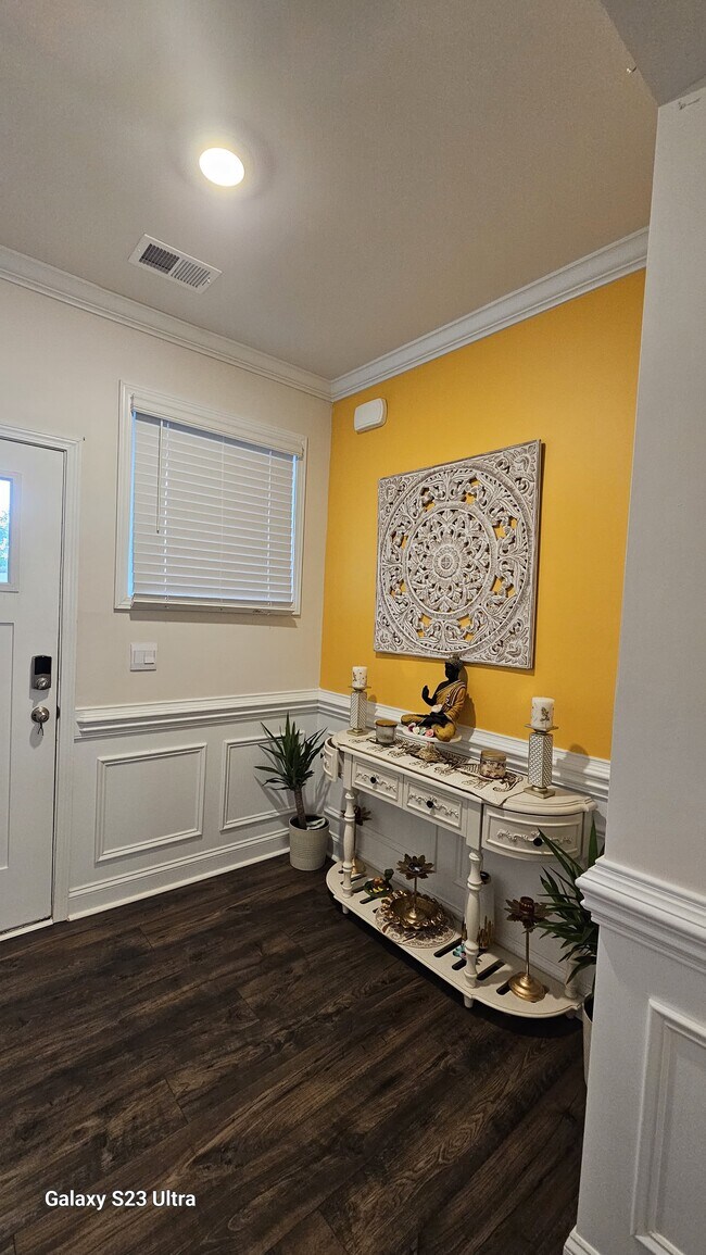 Building Photo - 1657 Pendula Ln