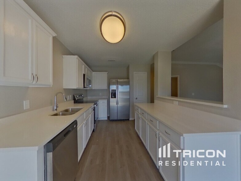 Building Photo - 1310 Cloyne Dr