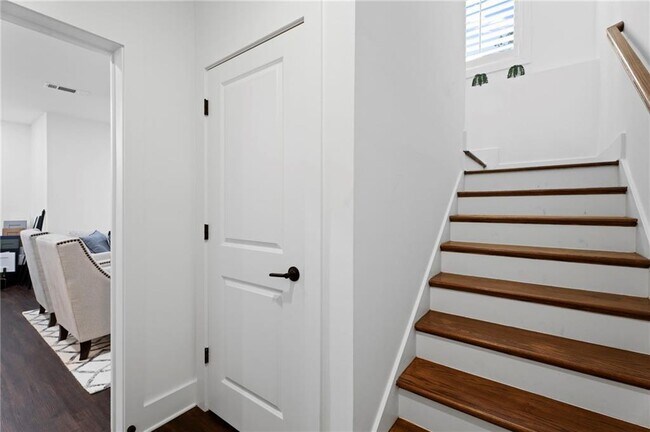 Building Photo - 157 Brush Creek Ct