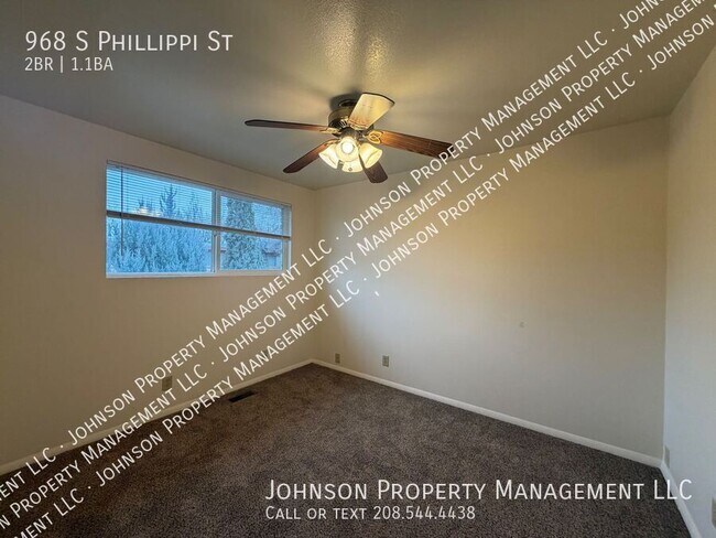Building Photo - 968 S Phillippi St