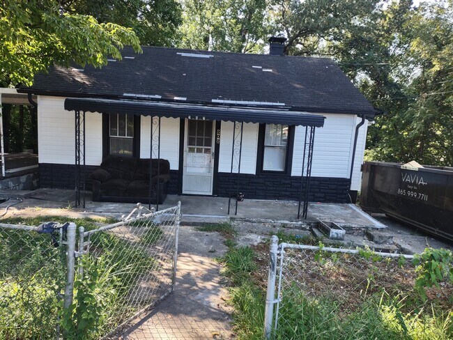 Building Photo - 202 Hillview Ave